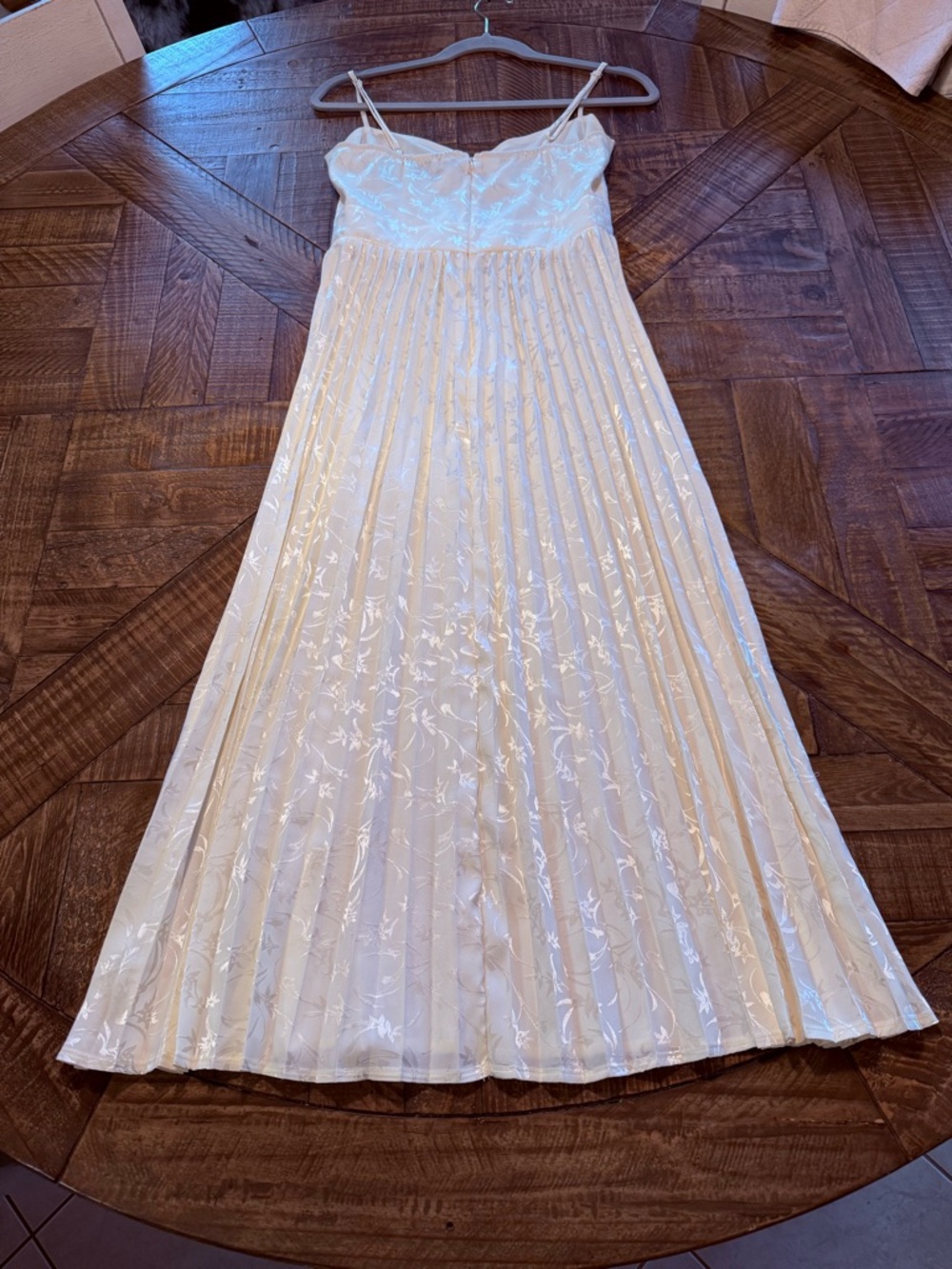 Lulus Regal Romance Ivory Floral Jacquard Pleated Satin Midi Dress, Sz small - Picture 7 of 12